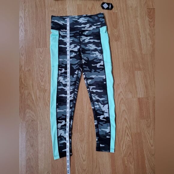Rise by LuLaRoe Camouflage Workout Athleisure Sports Bra and Leggings Set Sz Sm - Picture 11 of 13
